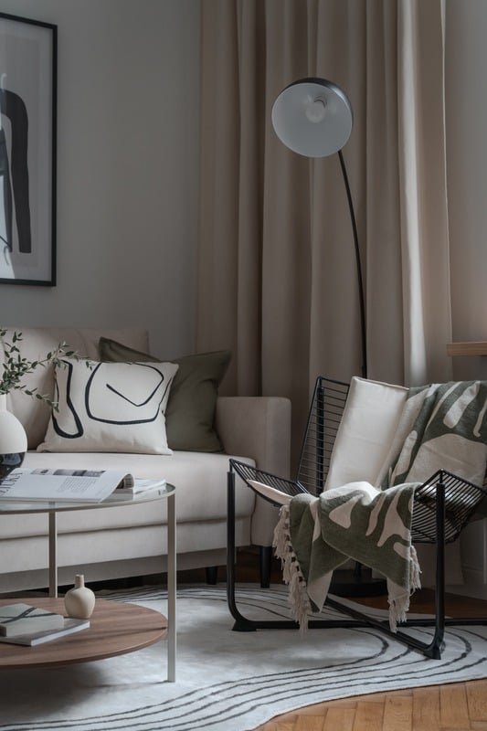 Sypialnia po home stagingu w krakowskiej kamienicy